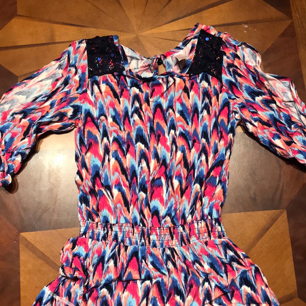 Girls dress with cutouts on arms